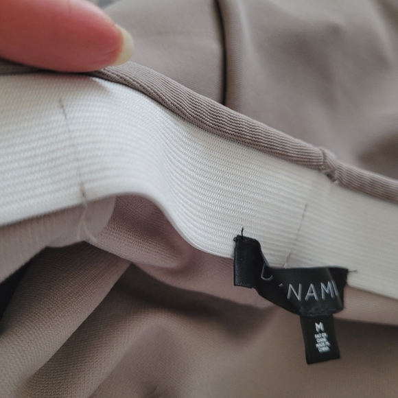 Dynamite Medi Skirt with front slit, Taupe, Medium - Picture 4 of 9